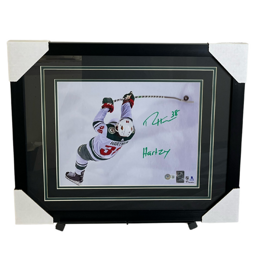 Ryan Hartman Signed & Professionally Framed 11x14 Photo w/ 'Hartzy'