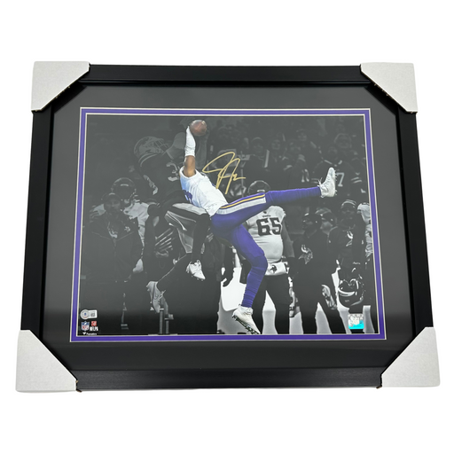 Justin Jefferson Spotlight Catch vs Bills Signed & Professionally Framed 16x20 Photo