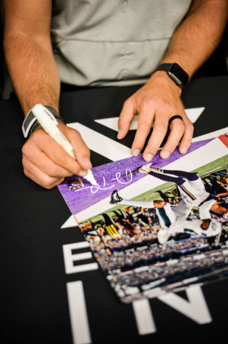Adam Thielen,#3,vs Eagles Signed & Professionally Framed 11x14 Photo